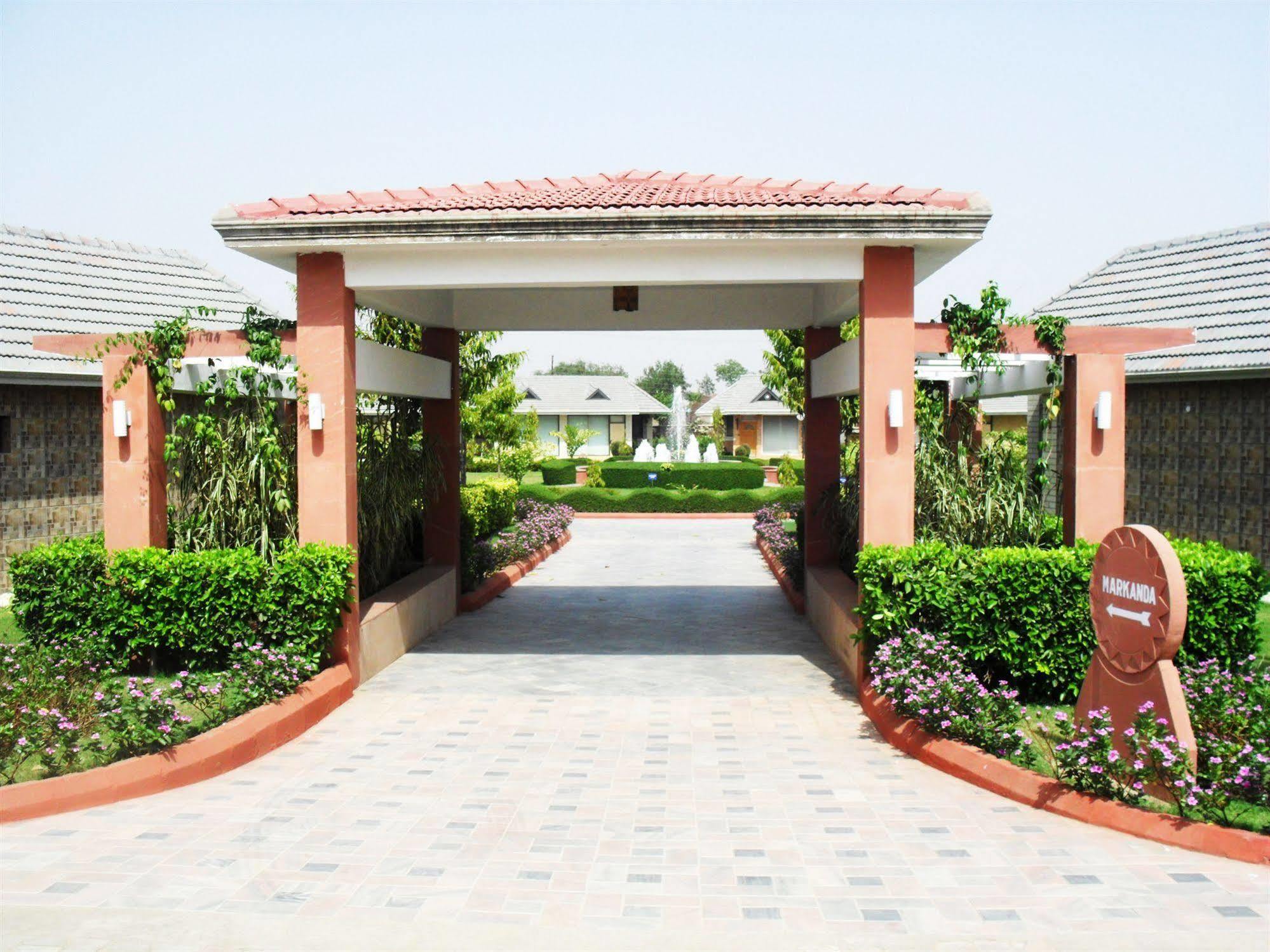 Shri Radha Brij Vasundhara Resort & Spa Govardhan Exterior foto