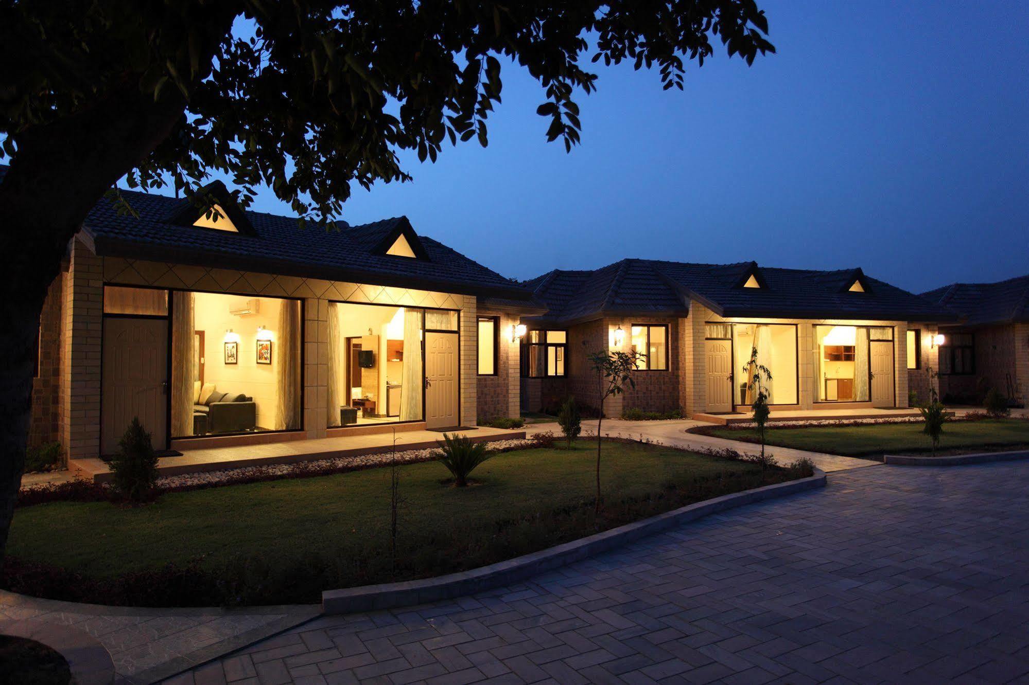 Shri Radha Brij Vasundhara Resort & Spa Govardhan Exterior foto