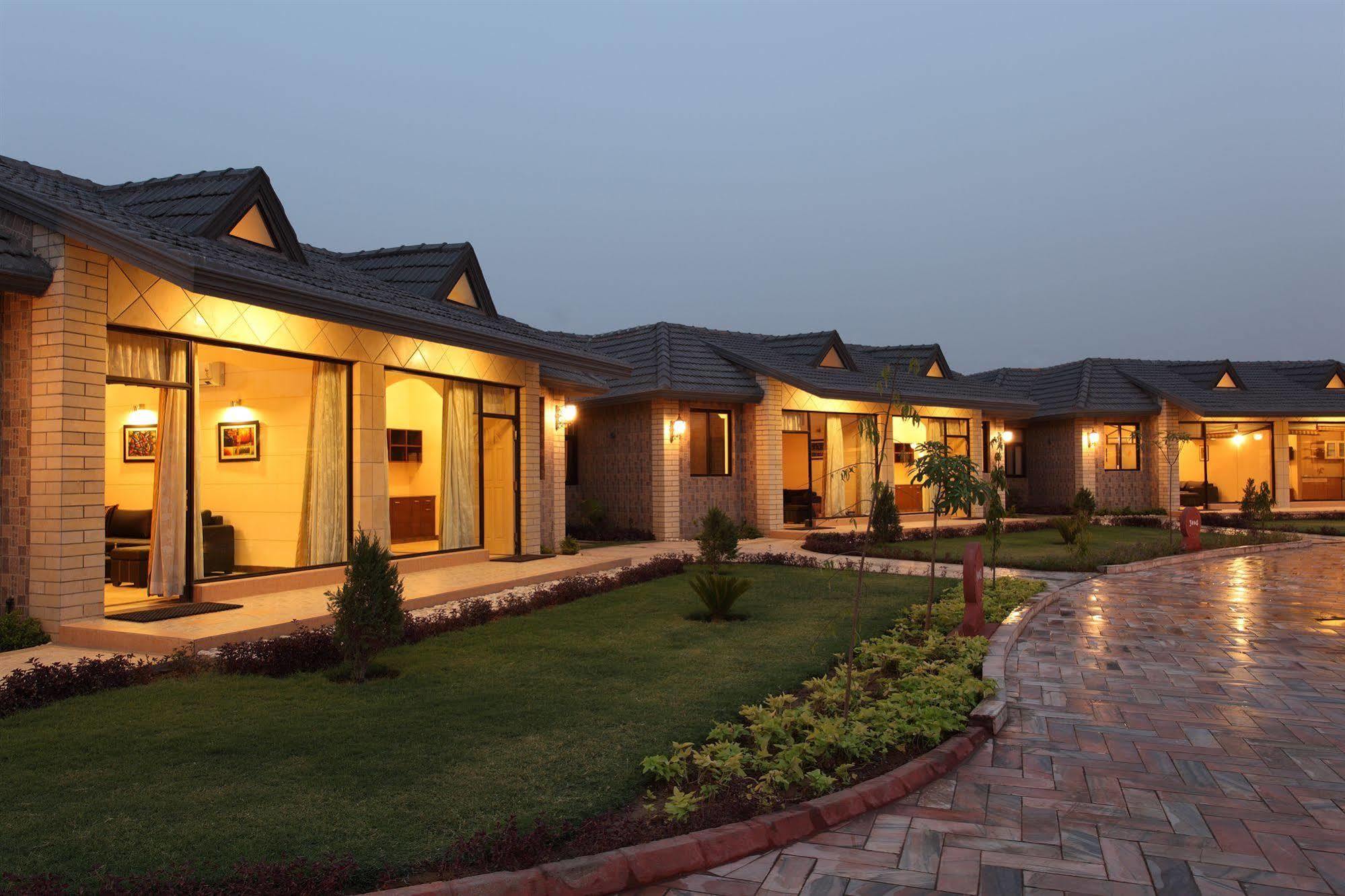 Shri Radha Brij Vasundhara Resort & Spa Govardhan Exterior foto